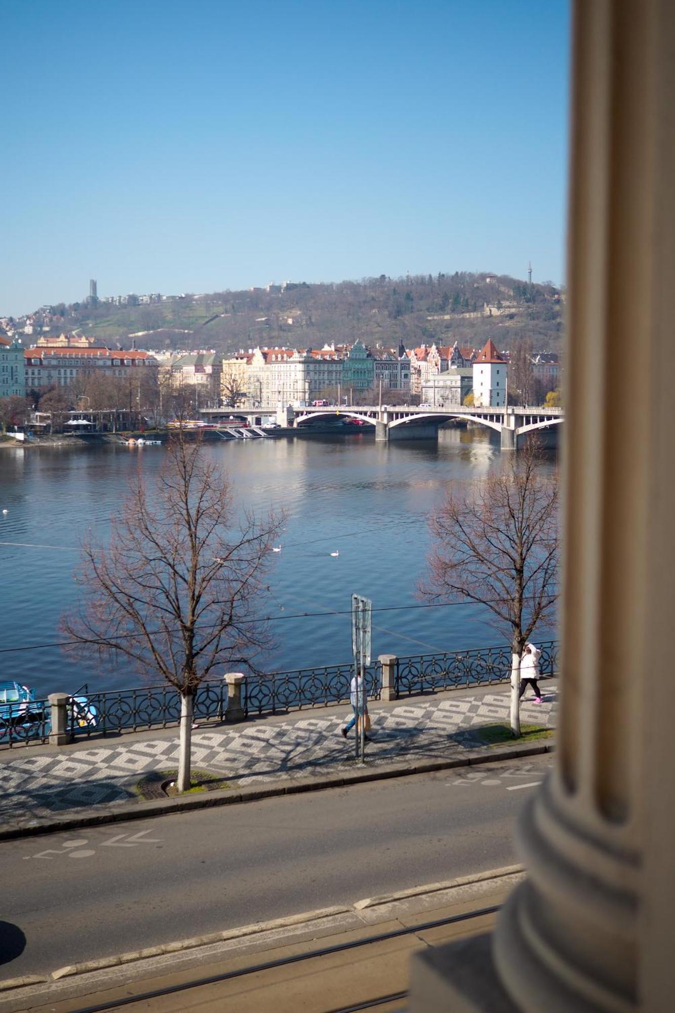 Rasinovo Nabrezi - Riverside Residence Praga Esterno foto